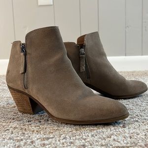 Judith Zip Bootie